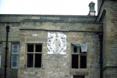 Annesley_Hall_-_plaque_possibly_a_sundial_-_colour_1985
