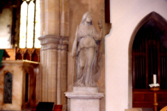 Annesley_New_Church_-_statue_in_the_nave_-_colour_1991-1992