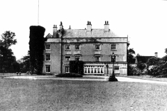 Aspley_Hall_-_distance_view_1925_from_Willoughby_sale_catalogue