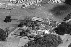Aspley_Hall_-_from_the_air_-_14th_July_1931_showing_beginnings_of_Robinswood_Rd__Aspley_Park_Drive
