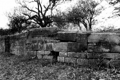Awsworth_-_Viaduct_-_derelict_parapet_closer_view