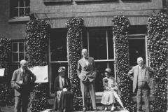 Basford_-_Basford_Hall_-_Charles_Bramley_Mrs._F.__Mr._Sid_Woodhead_Mr.__Mrs._T.D._Hancock_c_1932