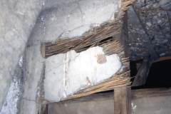 Basford_-_Basford_Hall_-_Interior_roof_space_reeds_from_River_Leen_and_plaster