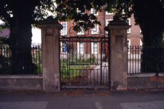Basford_-_Basford_House_Lincoln_Street_the_front_gate_1998_colour