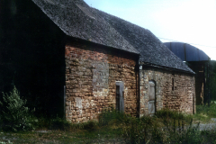Beauvale_Priory_-_gatehouse_1996._Colour