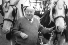 Broxtowe_-_Broxtowe_Hall_-_Bramley_Walter_aged_84_with_horses_1995