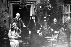 Broxtowe_-_Broxtowe_Hall_-_Rolleston_Lady_Maud_of_Watnall_Hall__visiting_Charles_Bramley_left_c_1927