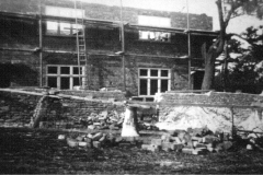 Broxtowe_-_Broxtowe_Hall_-_the_farm_workers_cottages_under_construction_in_c_1926