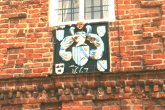 Bulwell_-_Strelley_House__built_1667__Strelley_crest_over_the_front_door_1994