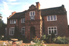 Bulwell_-_Strelley_House__built_1667__front_elevation_1994.__Colour