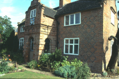 Bulwell_-_Strelley_House__built_1667__side_and_front_1994__Colour