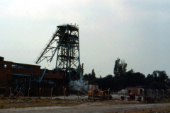 Cinderhill_-_Babbington_Colliery_1989.__Explosives_felling_No._4_headgear.__Colour