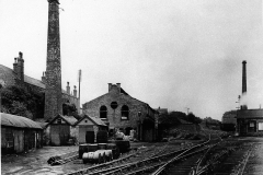 Cinderhill_-_Babbington_colliery_pre-1935_with_rear_of_old_Colliers_Arms