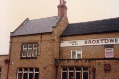 Cinderhill_-_Broxtowe_Inn_in_the_1986_before_refurbishment