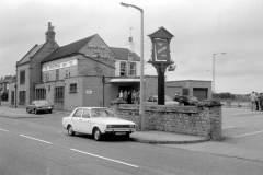 Cinderhill_-_Broxtowe_Inn_public_house__from_the_south-east_1978
