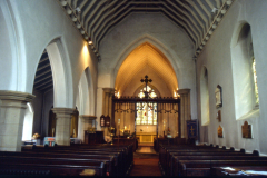 Cinderhill_-_Christ_church_nave_and_choir_1998