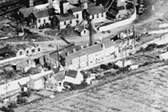 Cinderhill_-_Old_Colliers_Arms_-_enlargement_of_aerial_photo_Ph.263_-_1930_c