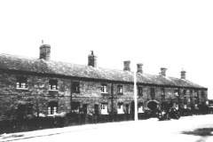 Cinderhill_-_South-east_side_of_Holden_Square_c_1950