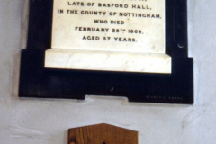 Cinderhill_-_church_-_plaque_to_Thomas_North_lamp_added_1984.__Colour