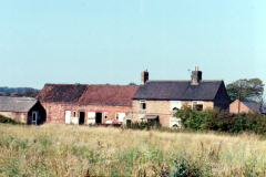Farms_-_Assarts_Farm_almost_derelict_Nuthall_November_1990